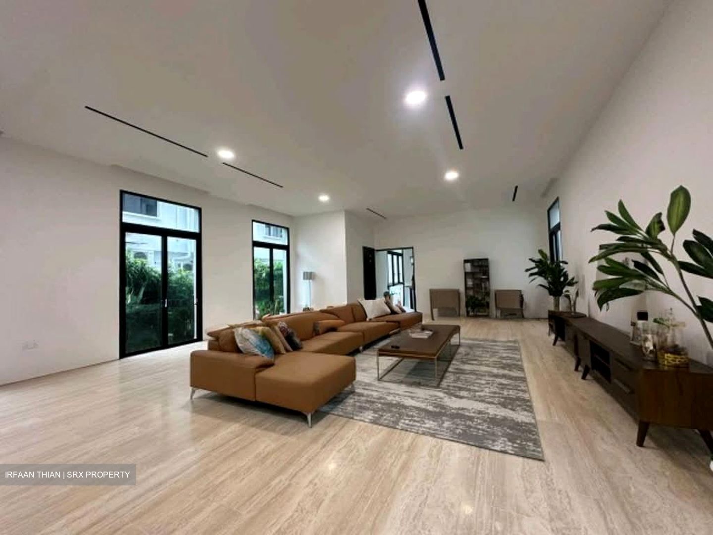 Grove Avenue (D10), Semi-Detached #539658111